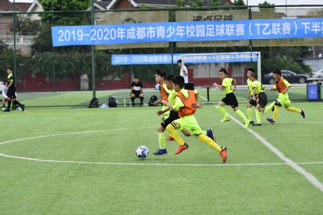 上海外援洛夫顿欲加盟广东宏远，与弗格合作争冠